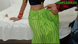 दिव्या आंटी ऐसे जबरदस्ती पापा देख रहे हैं तो क्या हुआ देखने दे Video