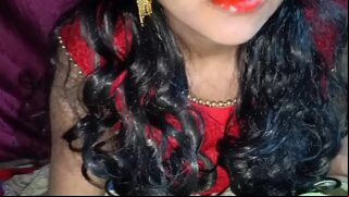 Indian Marathi sexy girl ass and pussy peek in bedroom Video
